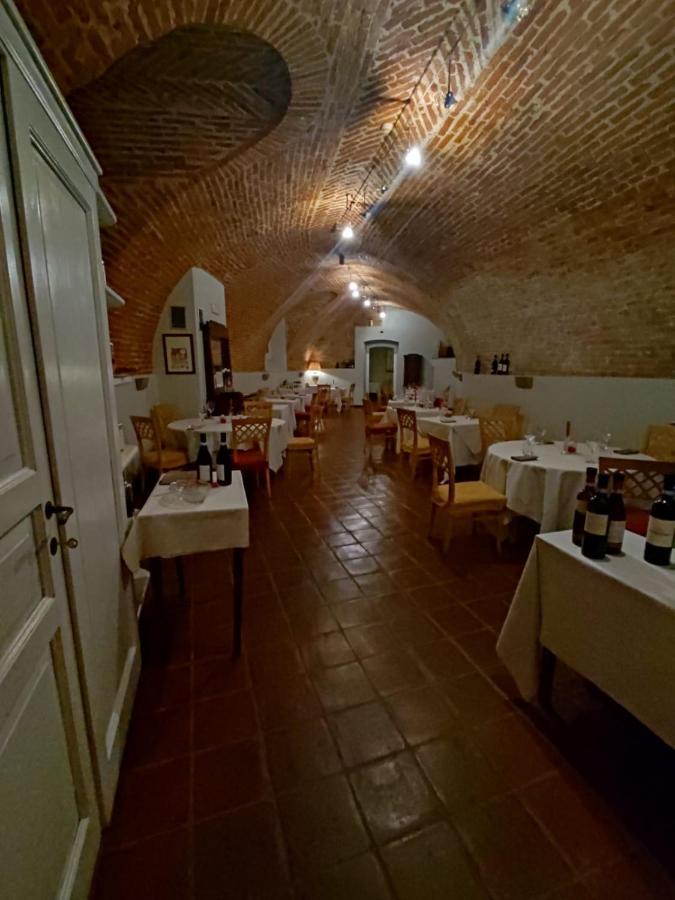 Foresteria Ristorante Conti Roero Monticello d'Alba Eksteriør bilde